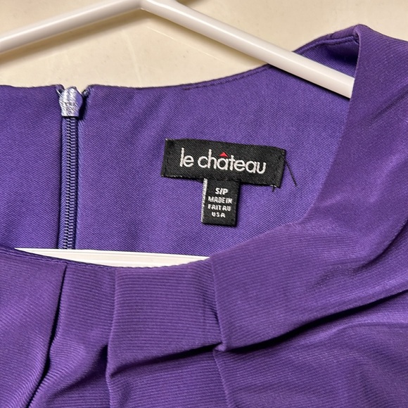 Ladies Le Chateau dress with stretch fabric. Like new condition. ⭐️ - Picture 4 of 5